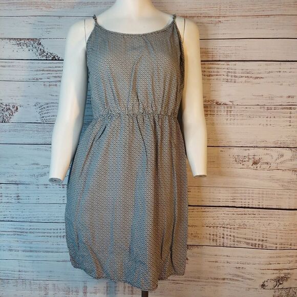 Old Navy Black And White Pattern Dress With Elastic Waist - Picture 2 of 9